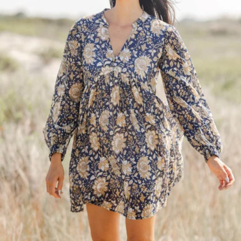 Victoria Dunn Clara the Label mini, size large, NWT.